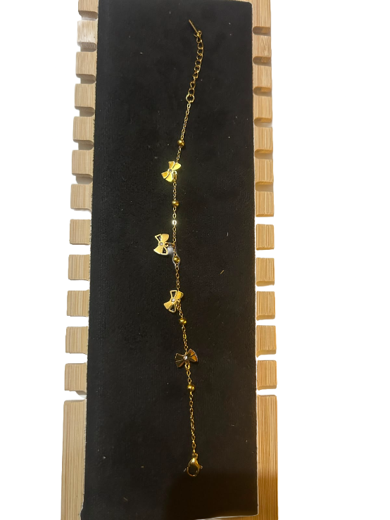 Golden Bow Charm Bracelet – Minimalist Adjustable Gold Chain Bracelet