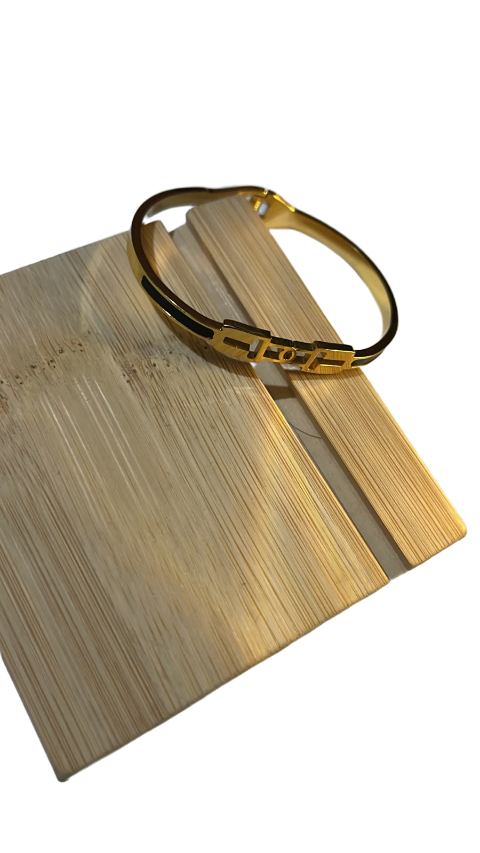 Queen's Aura Geometric Gold Bangle Bracelet