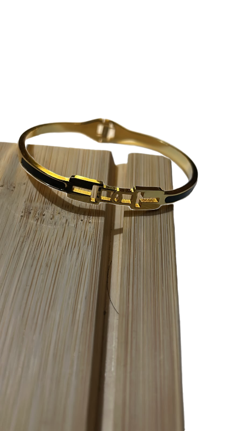 Queen's Aura Geometric Gold Bangle Bracelet