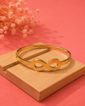 Queen's Infinity Gold-Plated Minimalist Bracelet