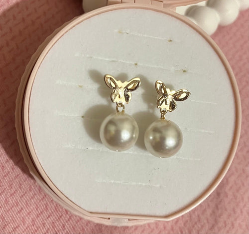 Butterfly Pearl Drop Earrings – Golden Elegance