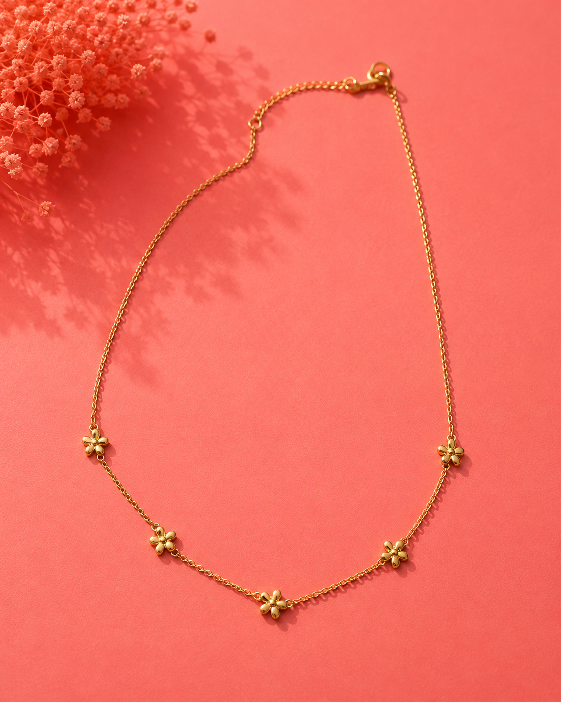 Minimalist Gold Daisy Flower Chain Necklace for Women – Elegant Floral Pendant Necklace